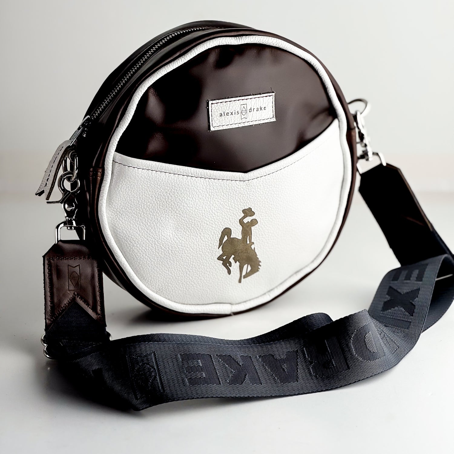 Steamboat Collection | Flicka Crossbody | Rocky + White Pebble