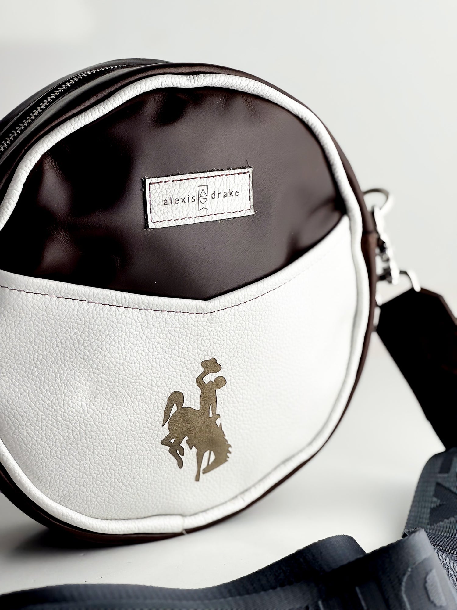 Steamboat Collection | Flicka Crossbody | Rocky + White Pebble