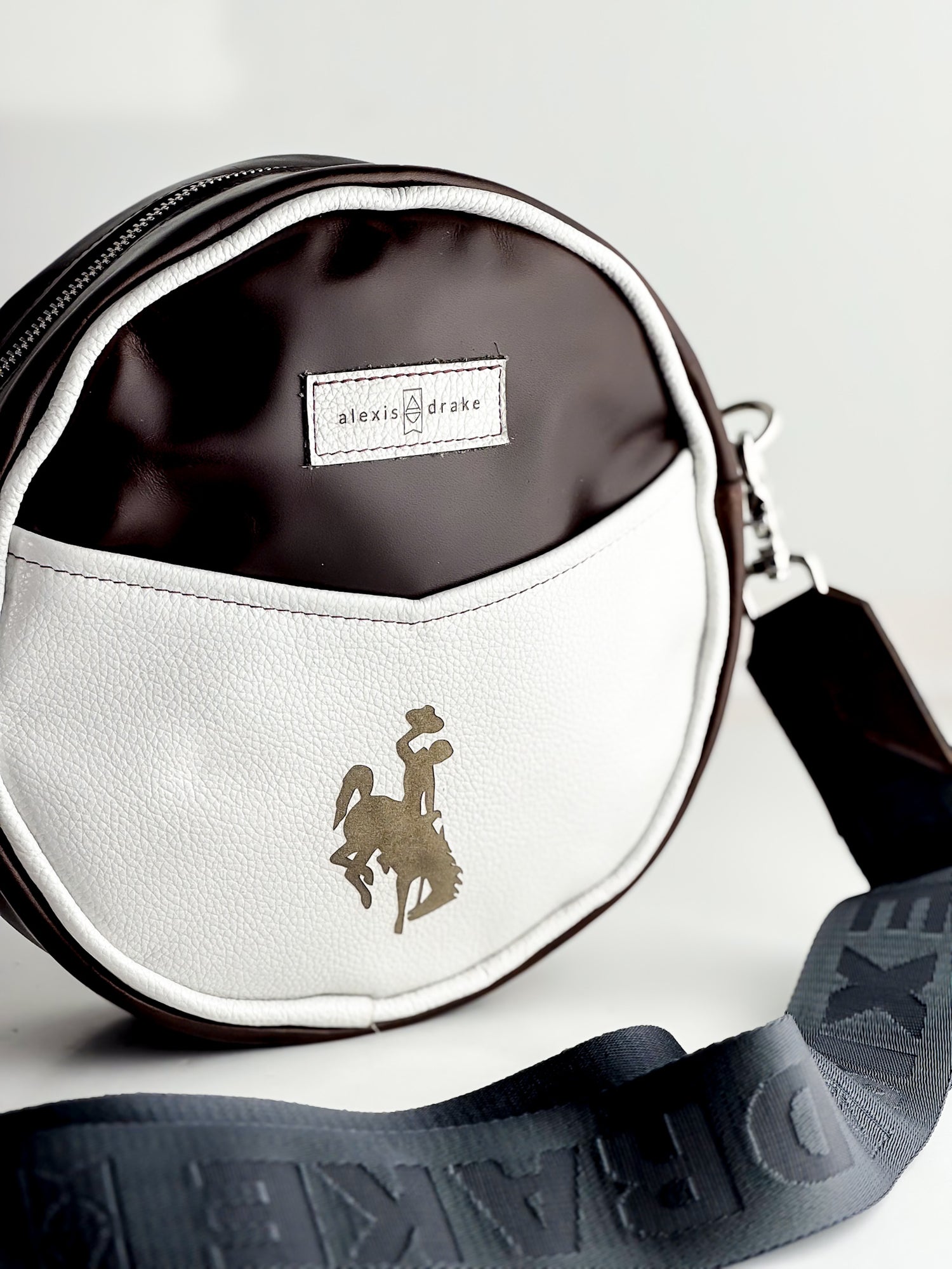 Steamboat Collection | Flicka Crossbody | Rocky + White Pebble