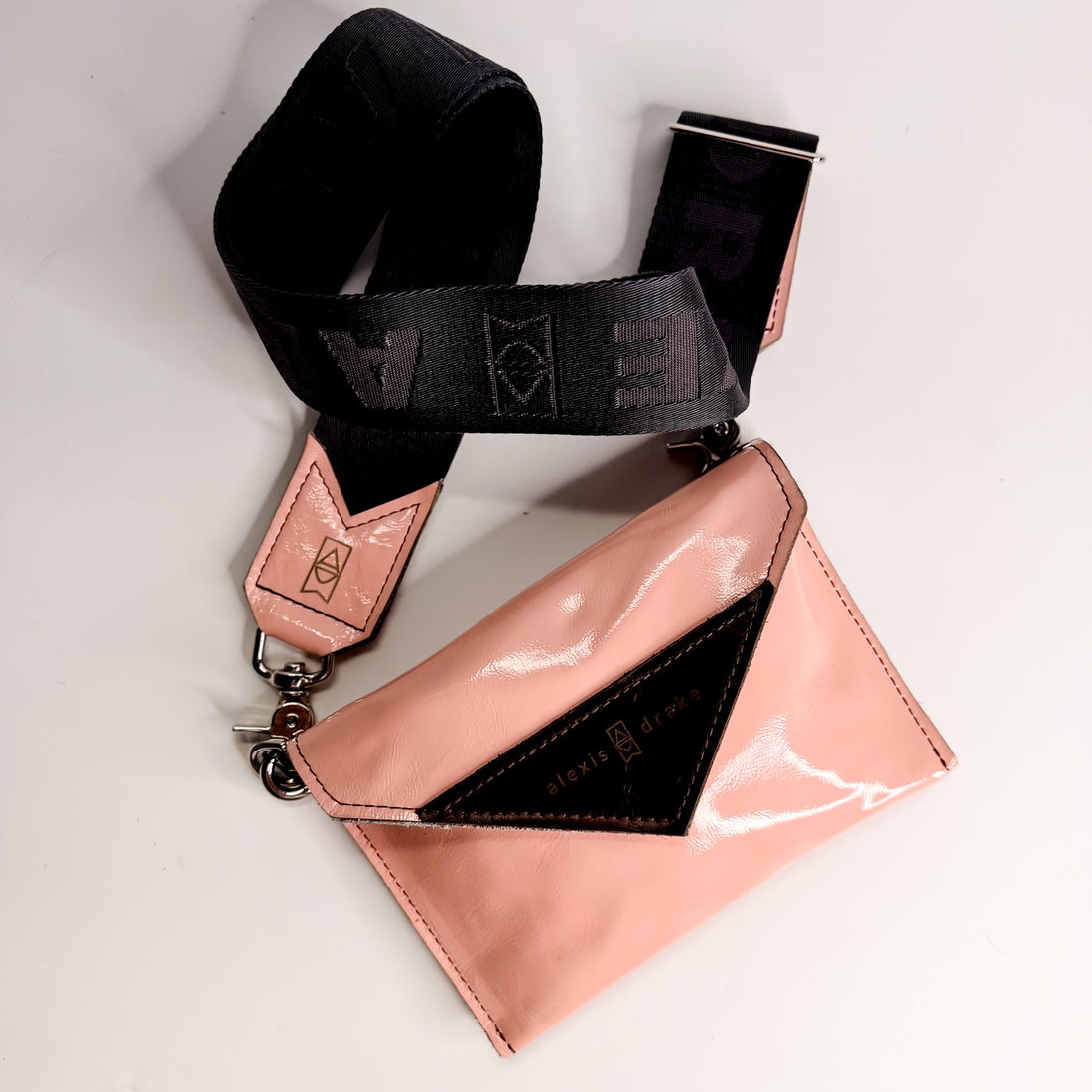 Rodeo Collection | Envelope Cellphone Crossbody | Glossy Pink