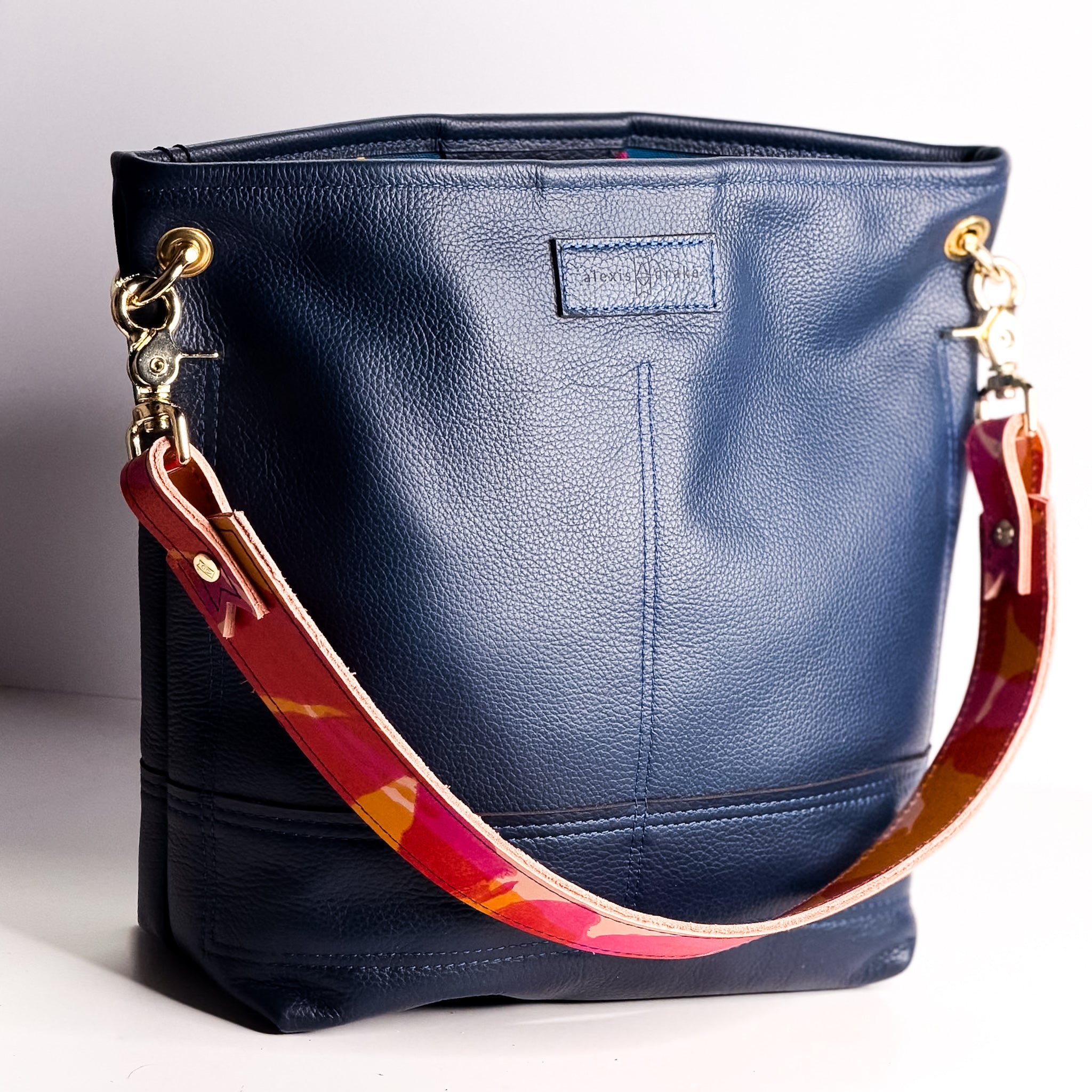 Color Theory Collection | Tivoli Shoulder Tote | Midnight Navy