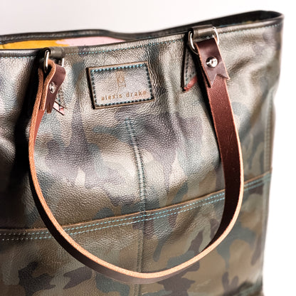 Open Range Collection | 9 to 5 Shoulder Tote | Camo