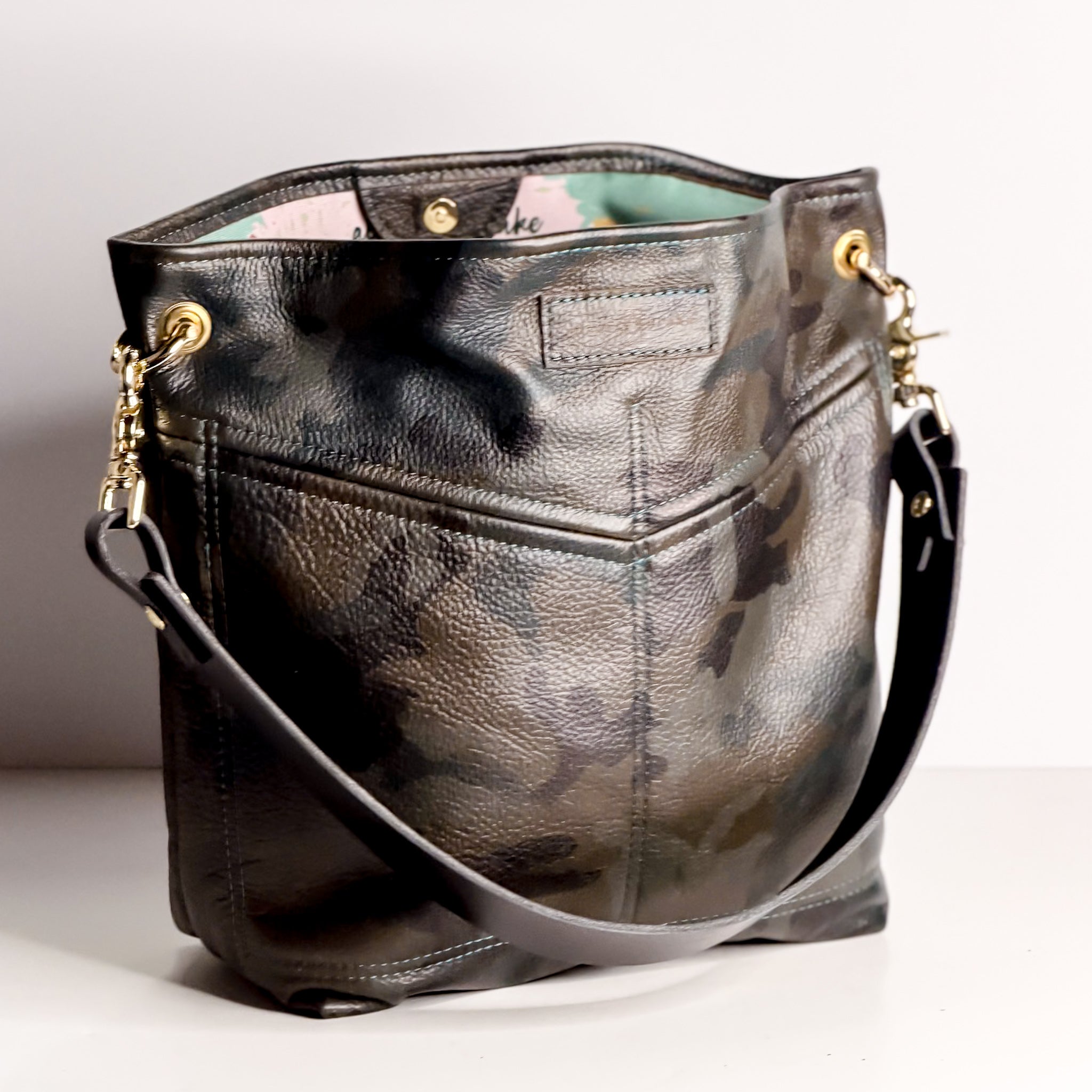 Open Range Collection | Tivoli Shoulder Tote | Camo