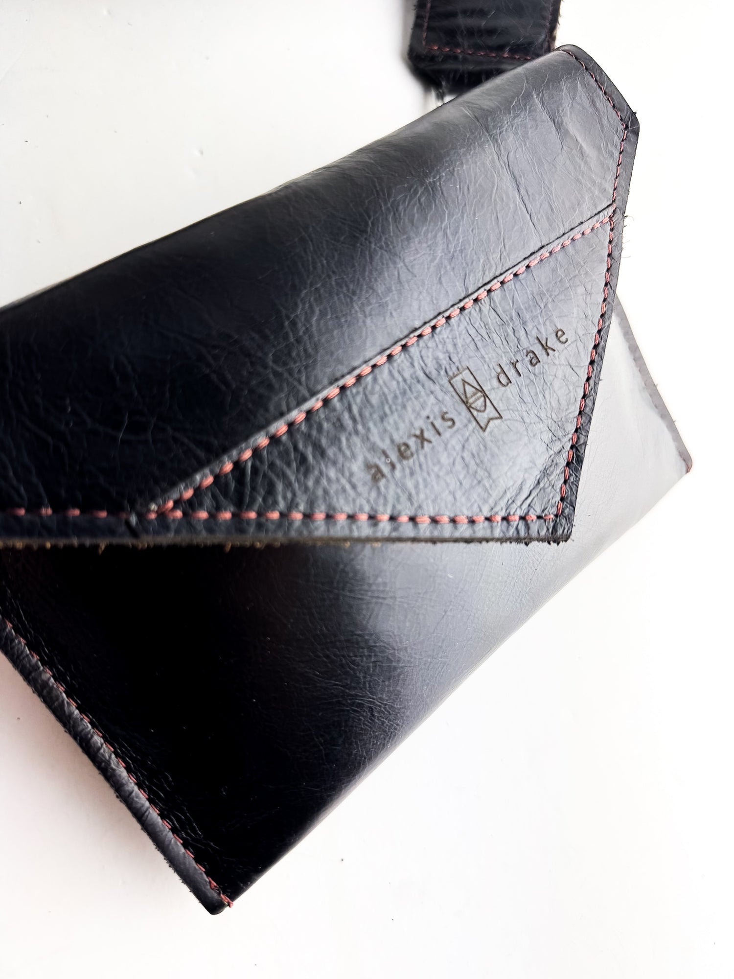 Everyday Collection | Envelope Cellphone Crossbody | Black