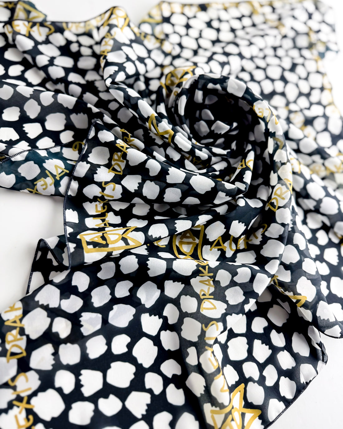 Scarf | Holiday Spots