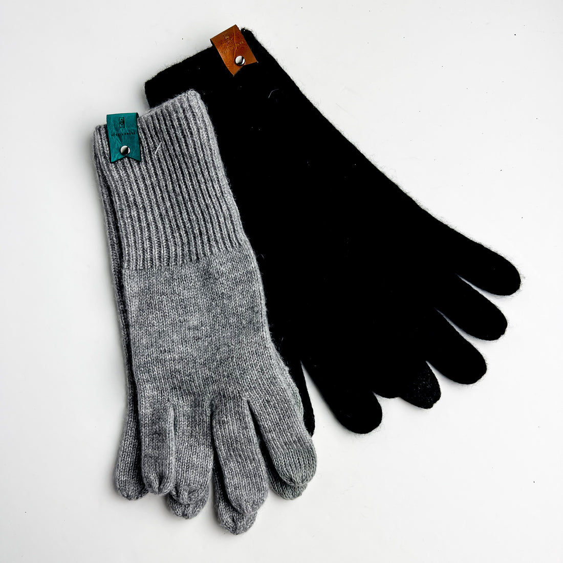 Cashmere Gloves | Black + Gray