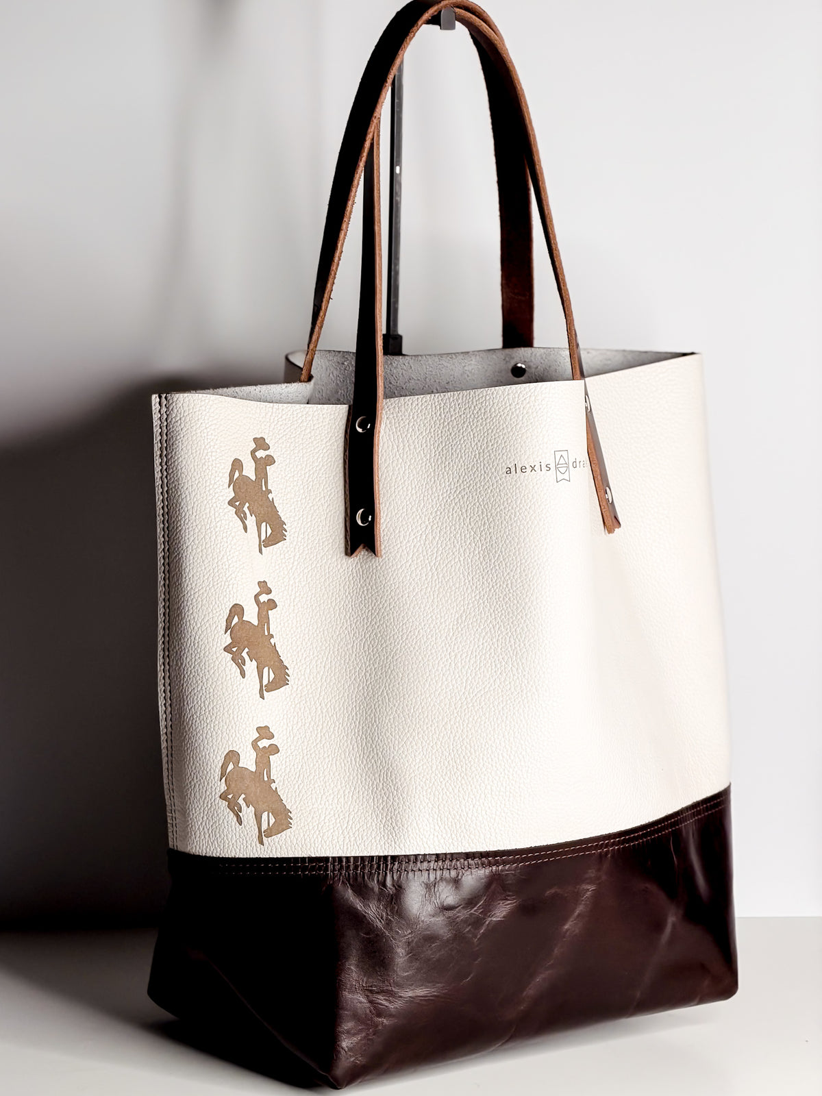 Steamboat Collection | Market Tote | White Pebble + Rocky