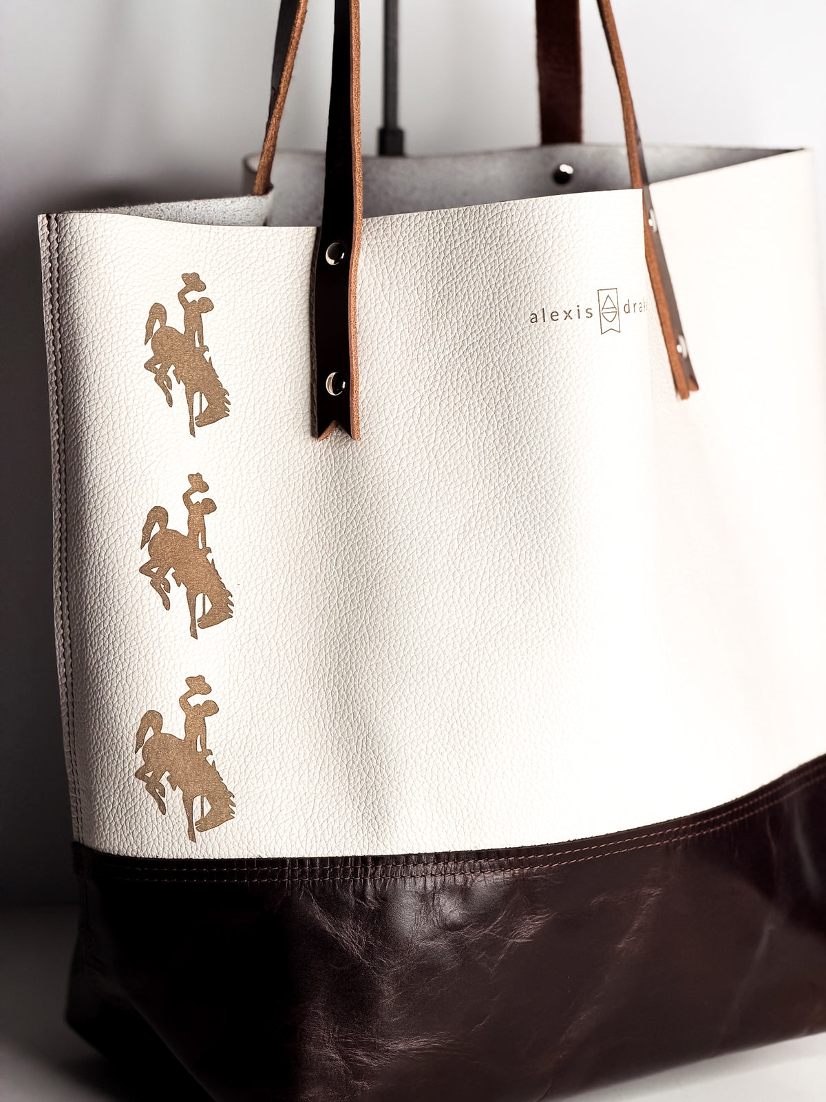 Steamboat Collection | Market Tote | White Pebble + Rocky
