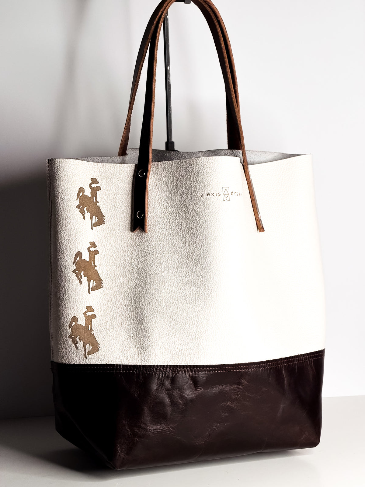 Steamboat Collection | Market Tote | White Pebble + Rocky