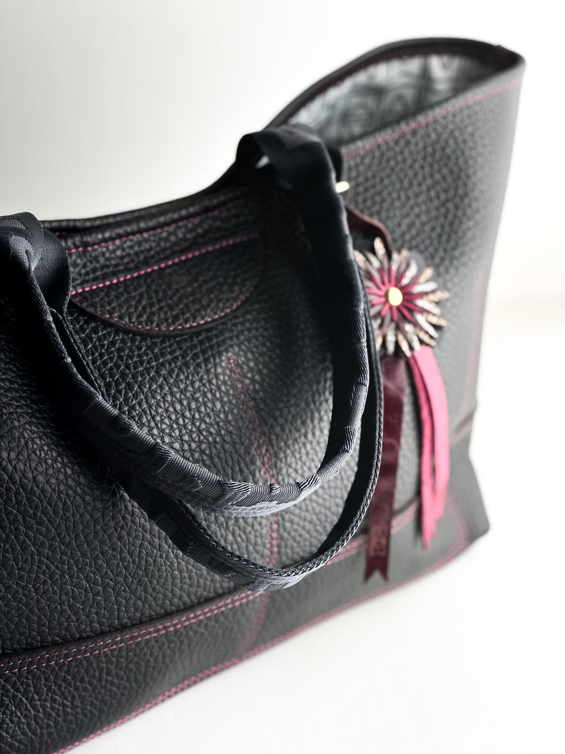 Tote Tuesday Collection | Getaway Tote | Black Pebble