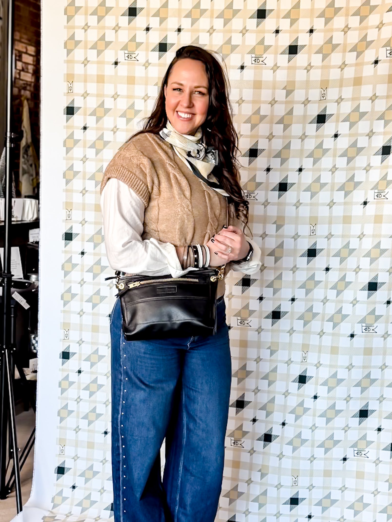 Blank Canvas Collection | Sophie Crossbody | Pebble Ink