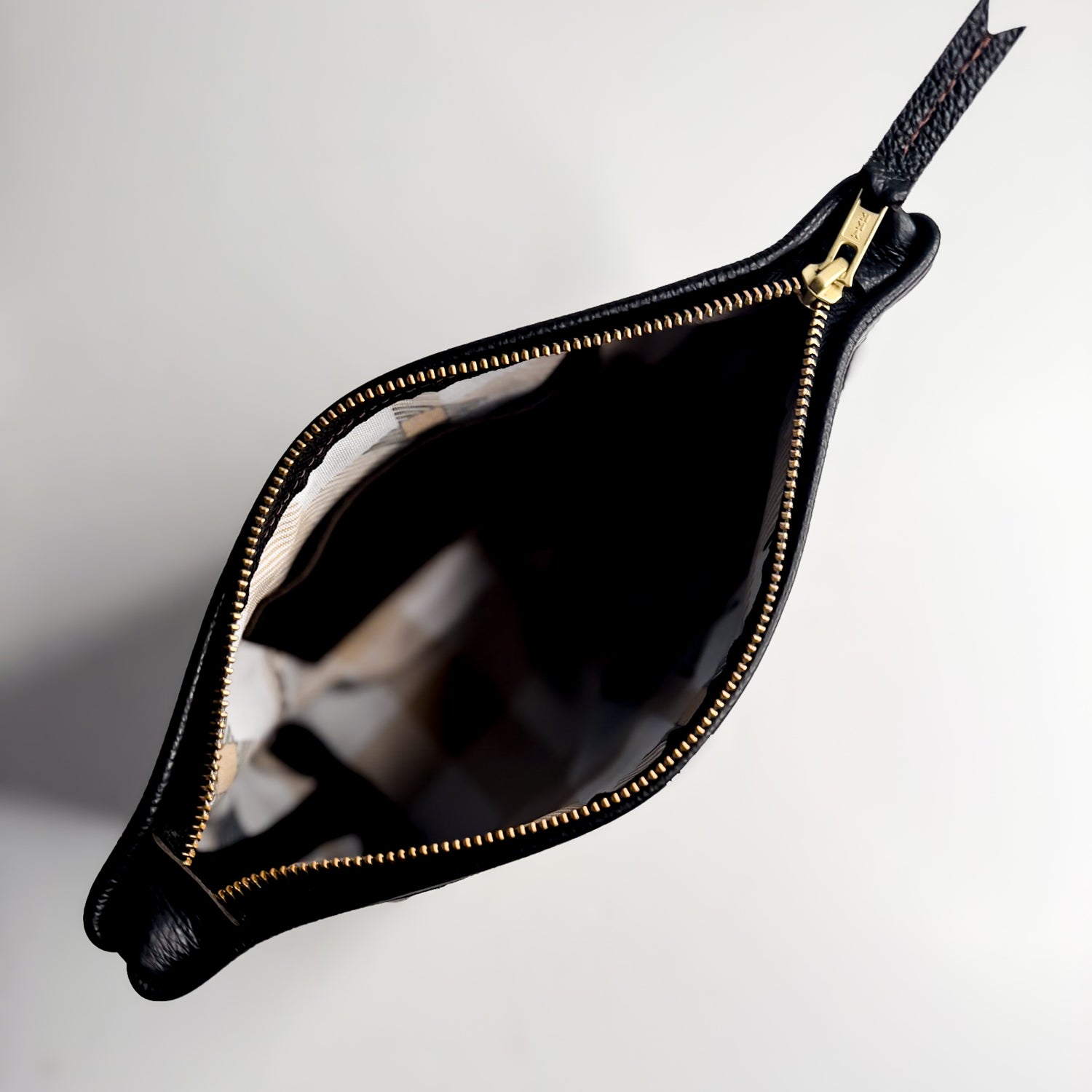 Blank Canvas Collection | Carry More Clutch | Pebble Ink