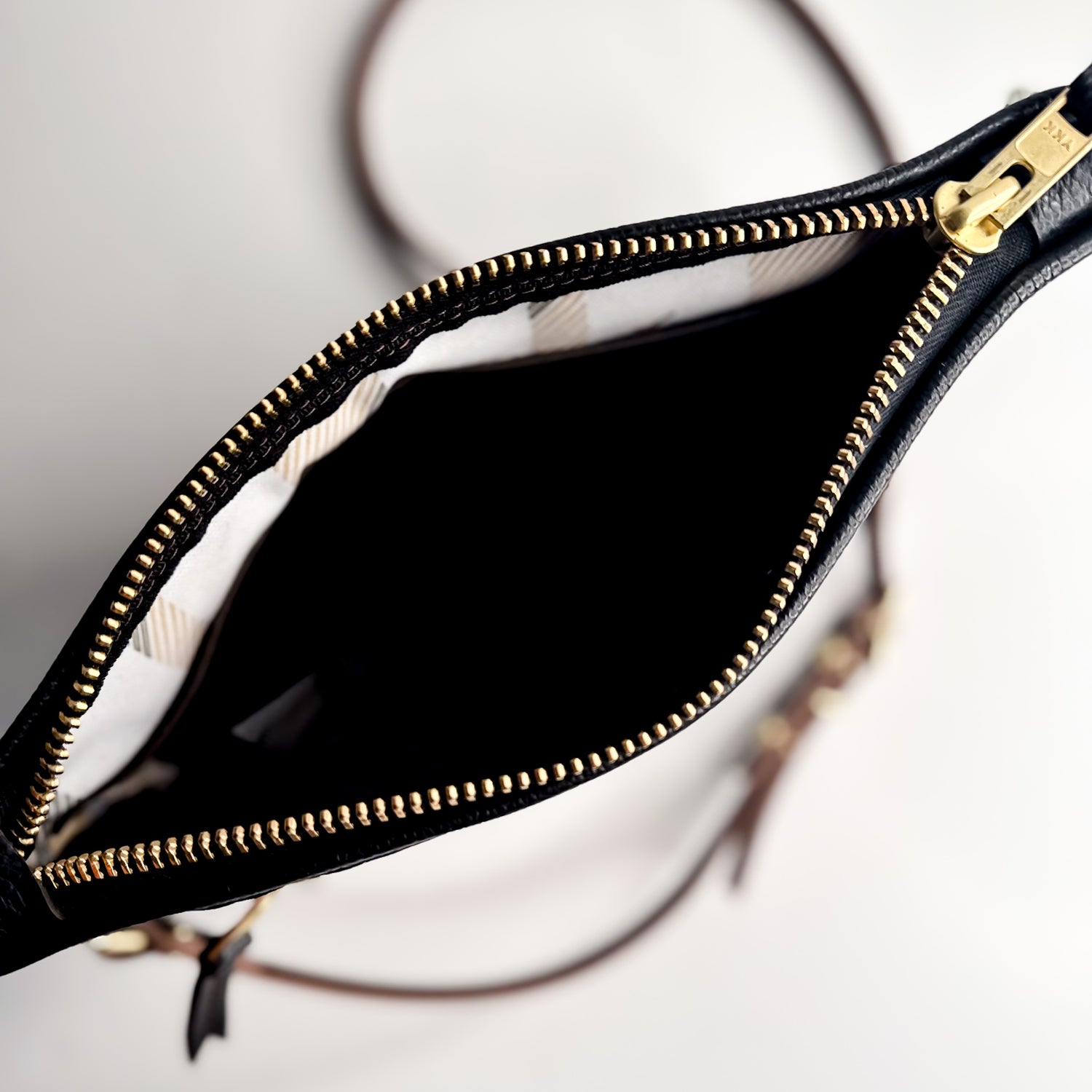 Blank Canvas Collection | Sophie Crossbody | Pebble Ink