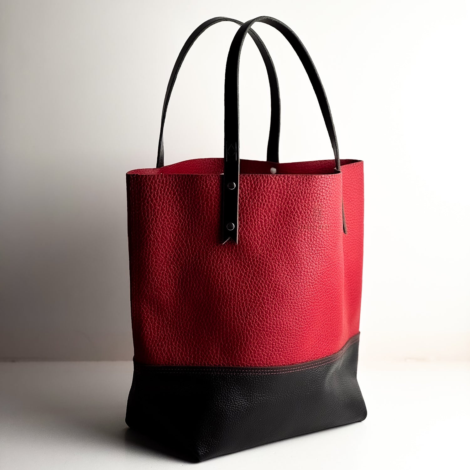 Love Tote Collection | Market Tote | Cabernet + Black Pebble