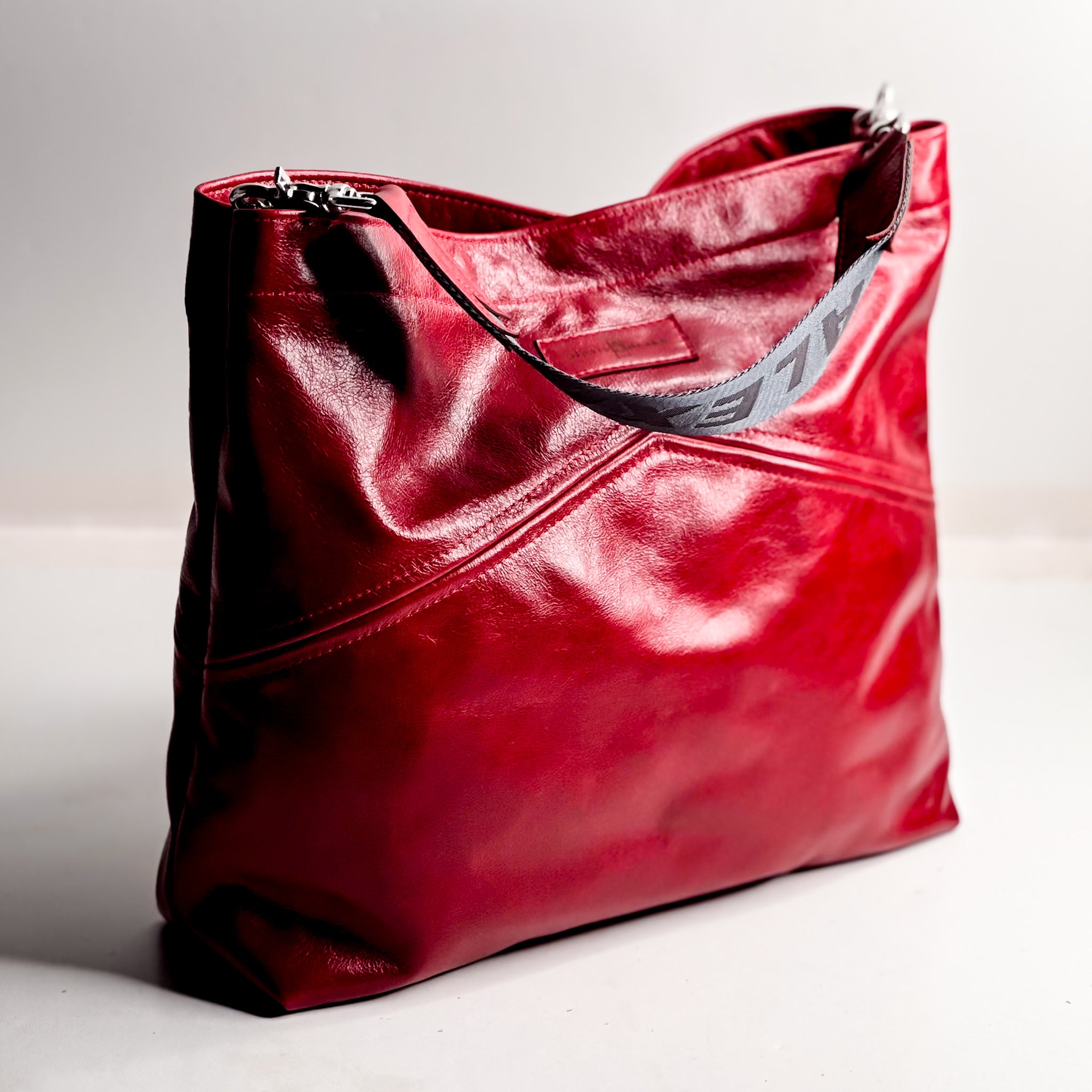 Heart + Hide Collection | Eleanor Shoulder Tote | Garnet