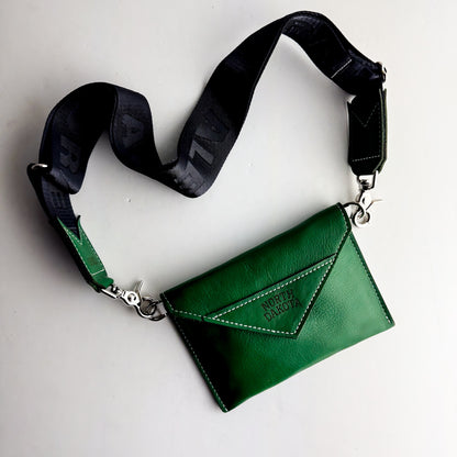 University of North Dakota | Envelope Crossbody | Kelly Green